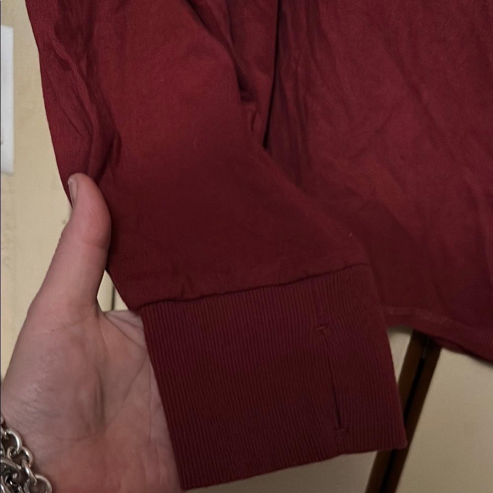 Women's Burgundy Top - Picture 4 of 6